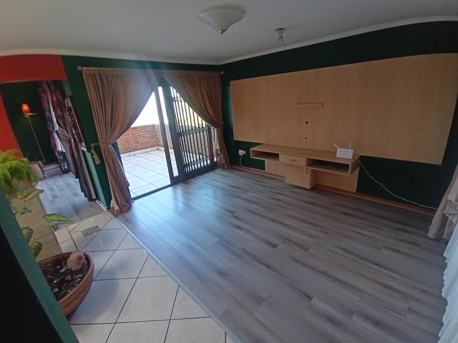 4 Bedroom Property for Sale in Bassonia Gauteng