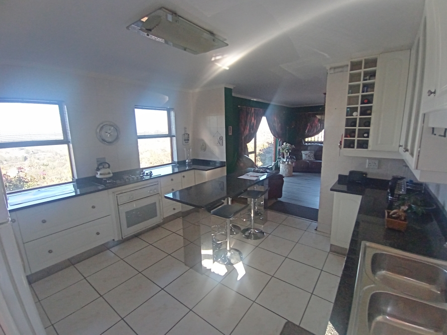 4 Bedroom Property for Sale in Bassonia Gauteng