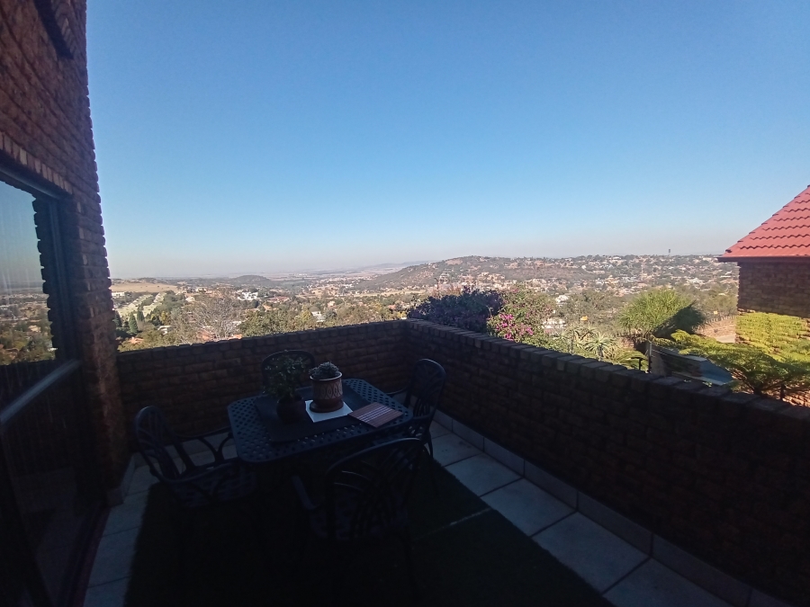 4 Bedroom Property for Sale in Bassonia Gauteng