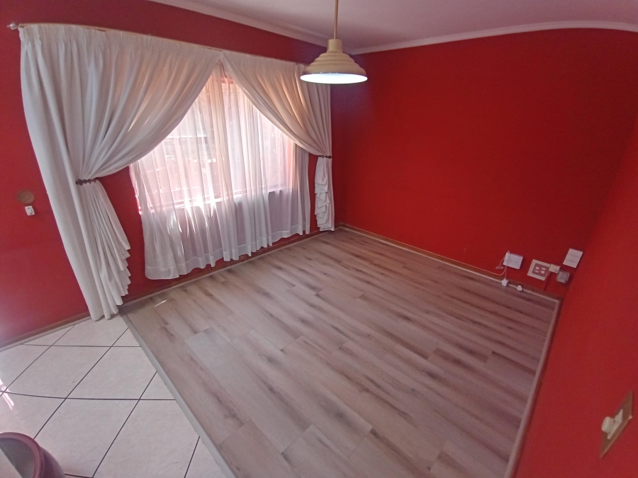 4 Bedroom Property for Sale in Bassonia Gauteng