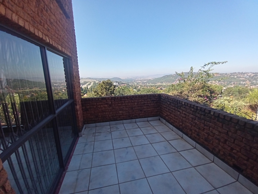 4 Bedroom Property for Sale in Bassonia Gauteng