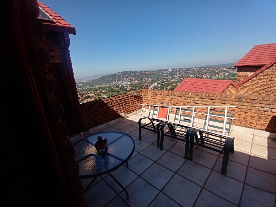 4 Bedroom Property for Sale in Bassonia Gauteng
