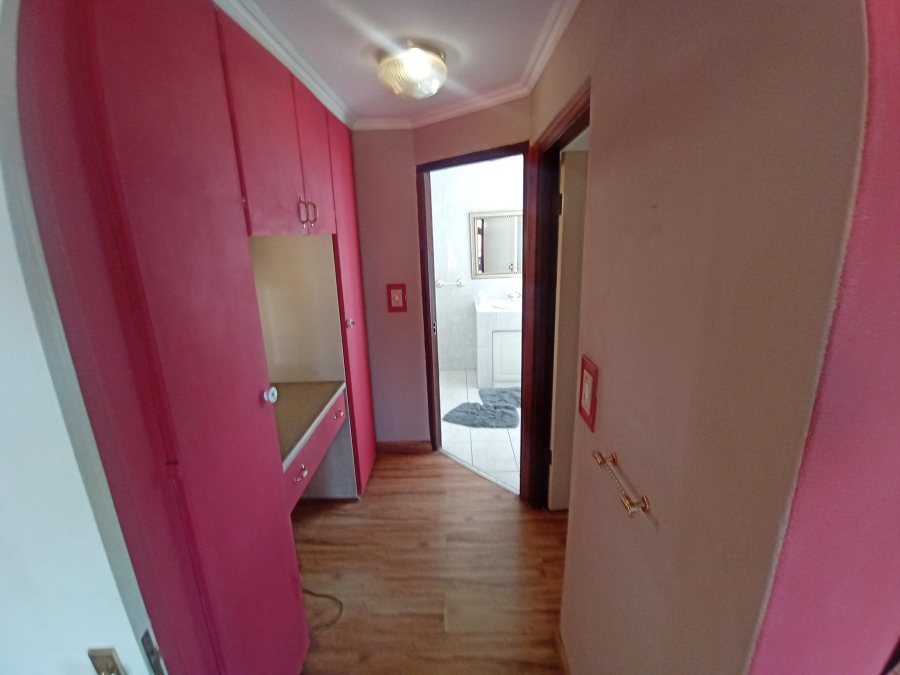 4 Bedroom Property for Sale in Bassonia Gauteng