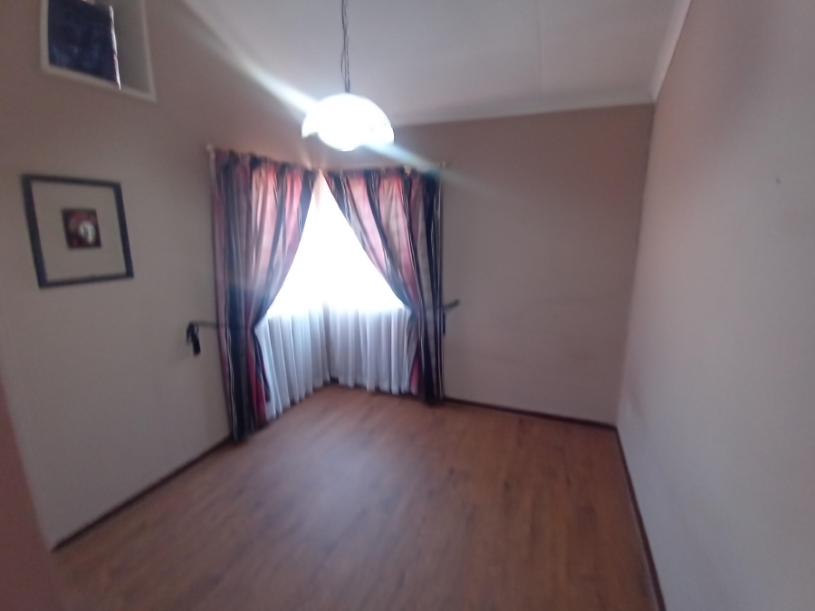 4 Bedroom Property for Sale in Bassonia Gauteng