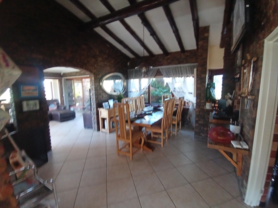 5 Bedroom Property for Sale in Ridgeway Gauteng