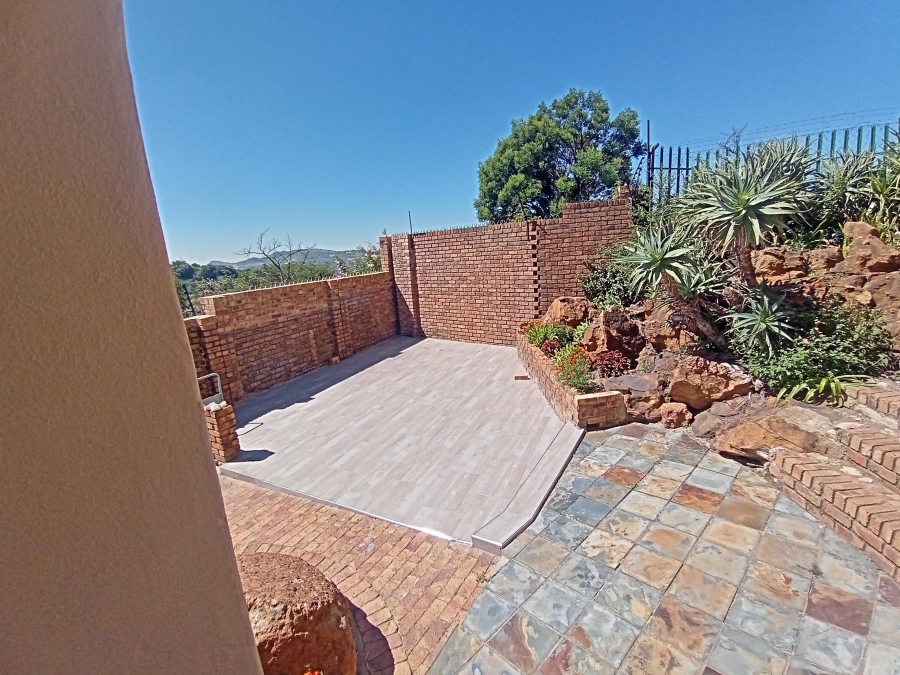 5 Bedroom Property for Sale in Ridgeway Gauteng