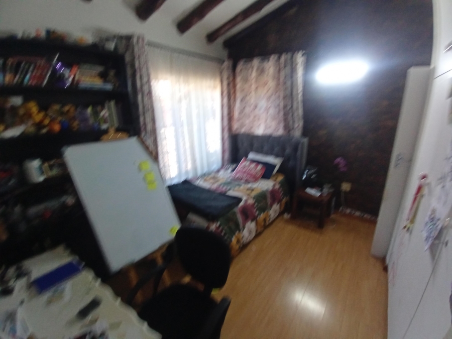 5 Bedroom Property for Sale in Ridgeway Gauteng