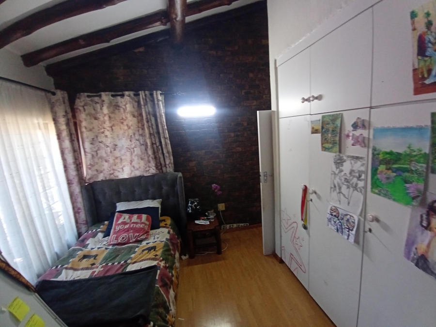 5 Bedroom Property for Sale in Ridgeway Gauteng