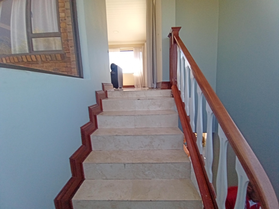 5 Bedroom Property for Sale in Ridgeway Gauteng