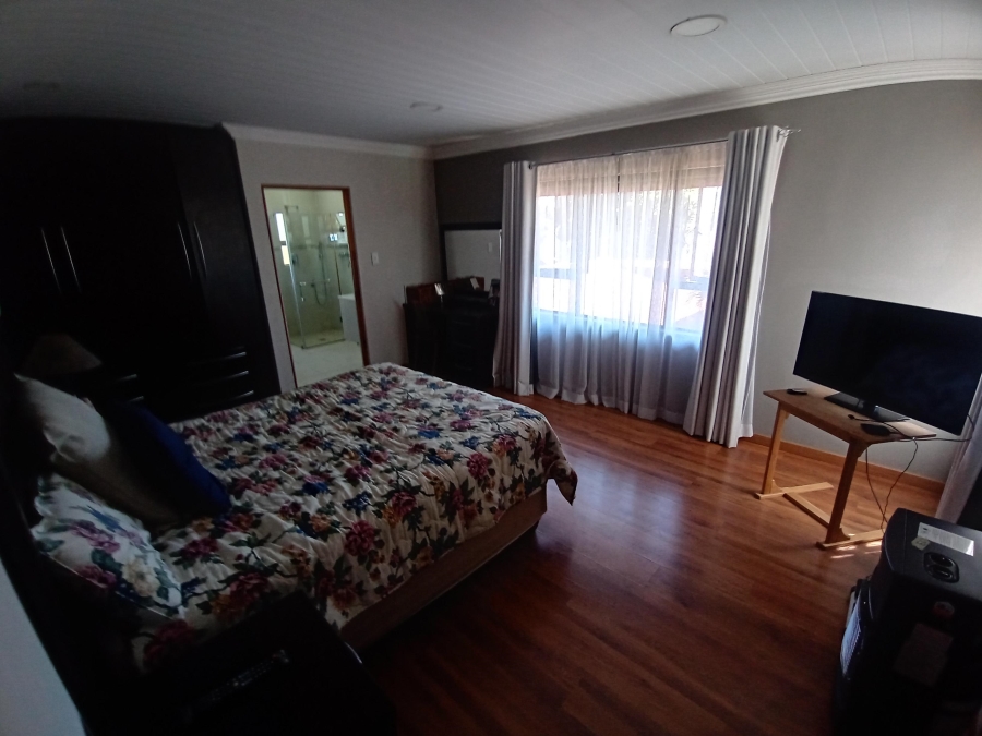 5 Bedroom Property for Sale in Ridgeway Gauteng