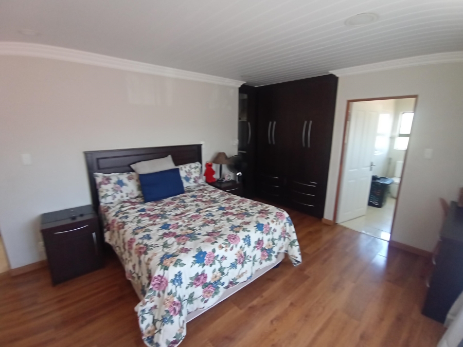 5 Bedroom Property for Sale in Ridgeway Gauteng