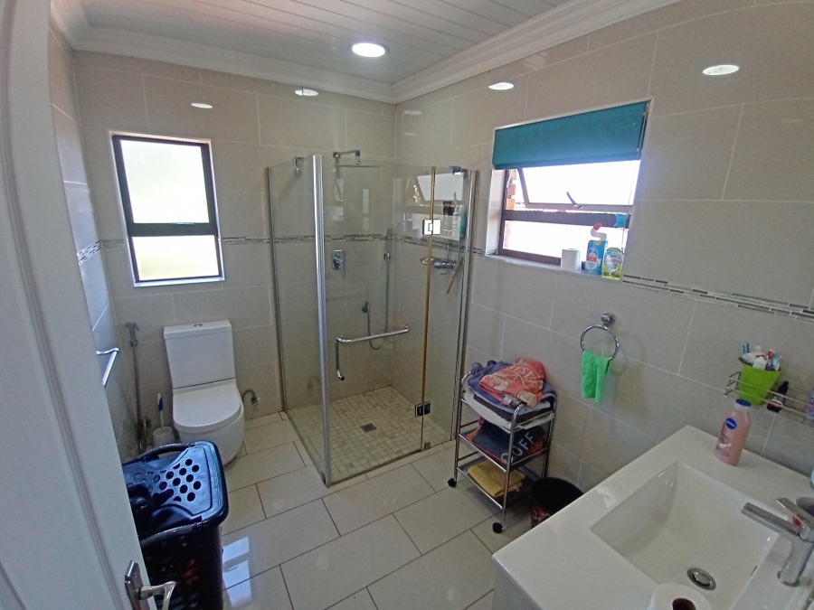 5 Bedroom Property for Sale in Ridgeway Gauteng