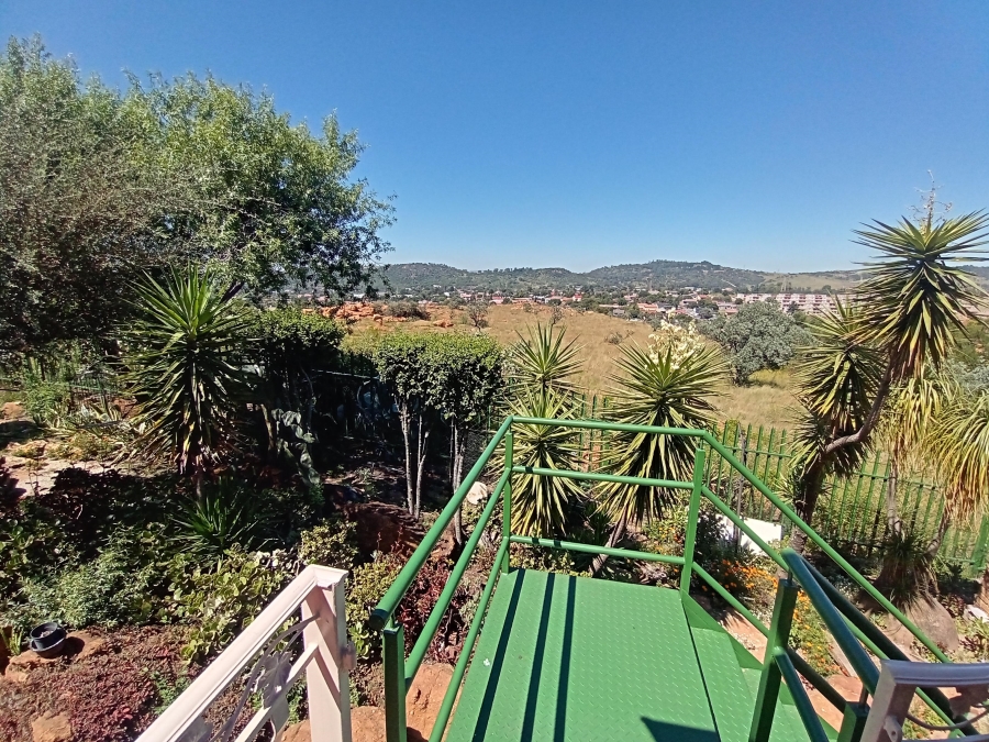5 Bedroom Property for Sale in Ridgeway Gauteng