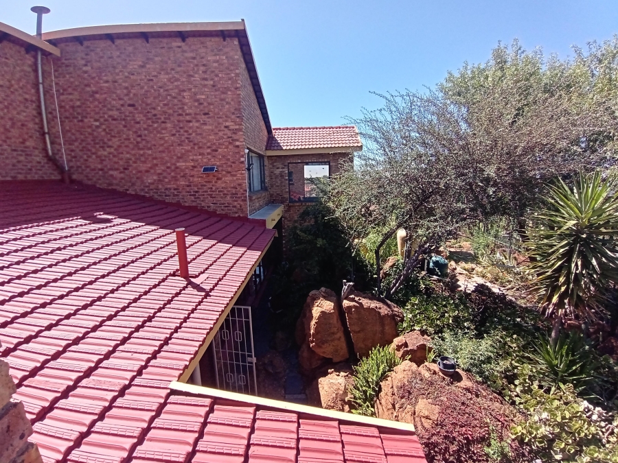 5 Bedroom Property for Sale in Ridgeway Gauteng