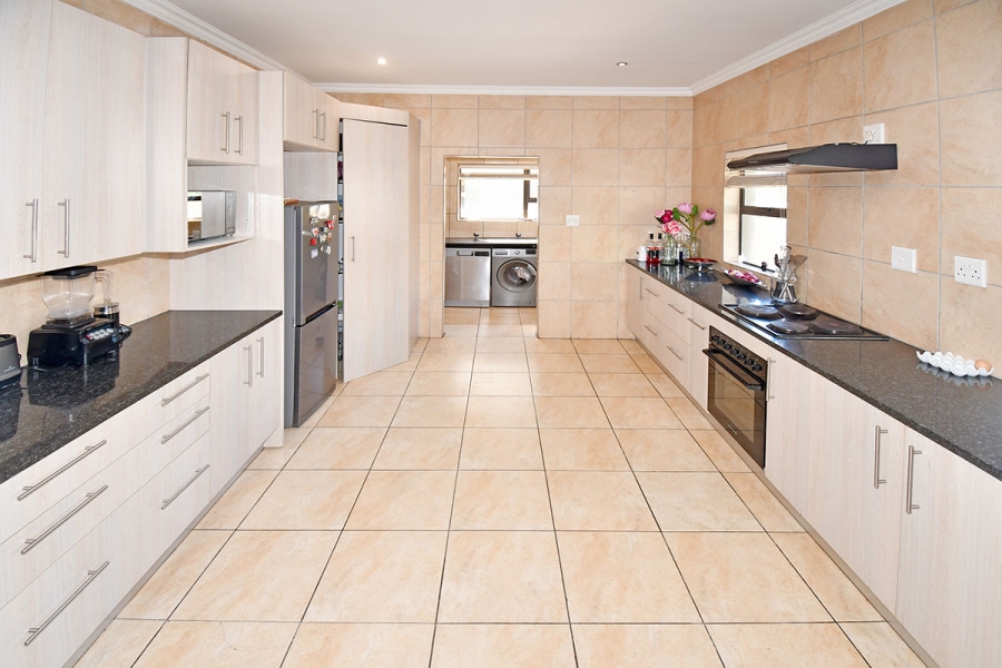 3 Bedroom Property for Sale in Beverley Gauteng