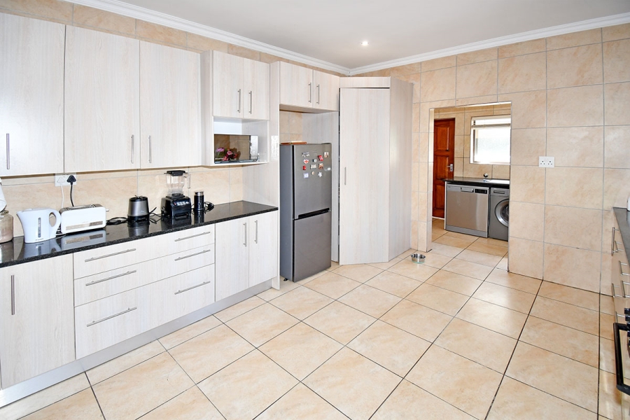 3 Bedroom Property for Sale in Beverley Gauteng