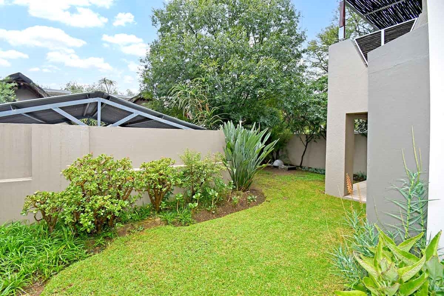 To Let 2 Bedroom Property for Rent in Fourways Gauteng
