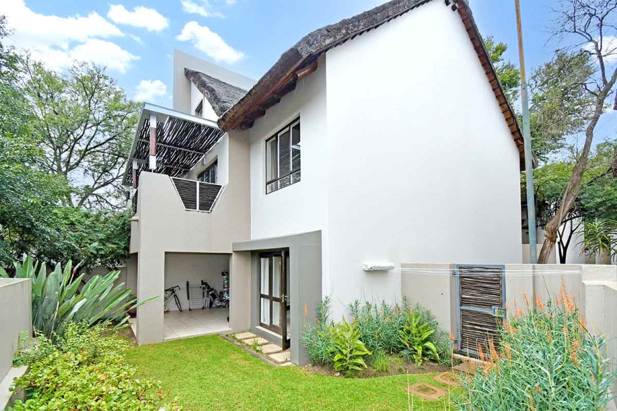 To Let 2 Bedroom Property for Rent in Fourways Gauteng