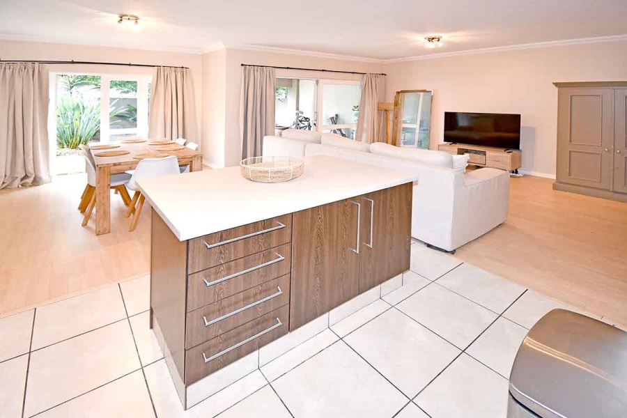 To Let 2 Bedroom Property for Rent in Fourways Gauteng