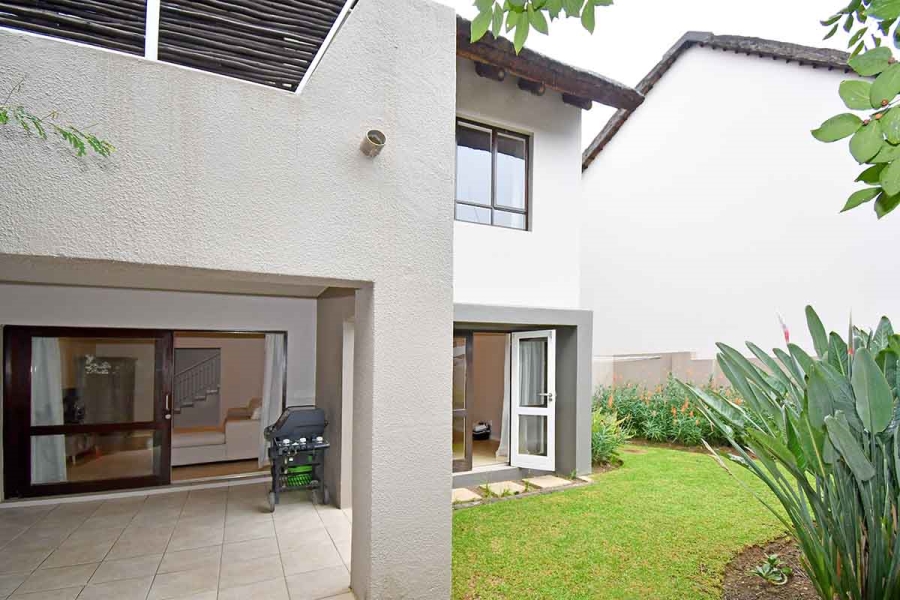 To Let 2 Bedroom Property for Rent in Fourways Gauteng
