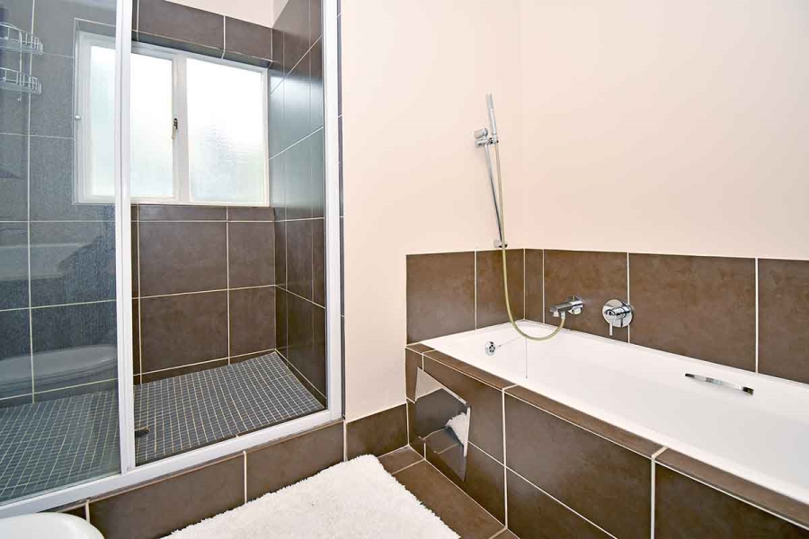 To Let 2 Bedroom Property for Rent in Fourways Gauteng