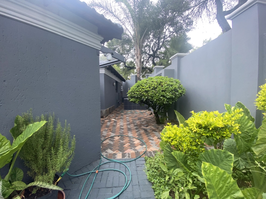 To Let 1 Bedroom Property for Rent in Fourways Gauteng