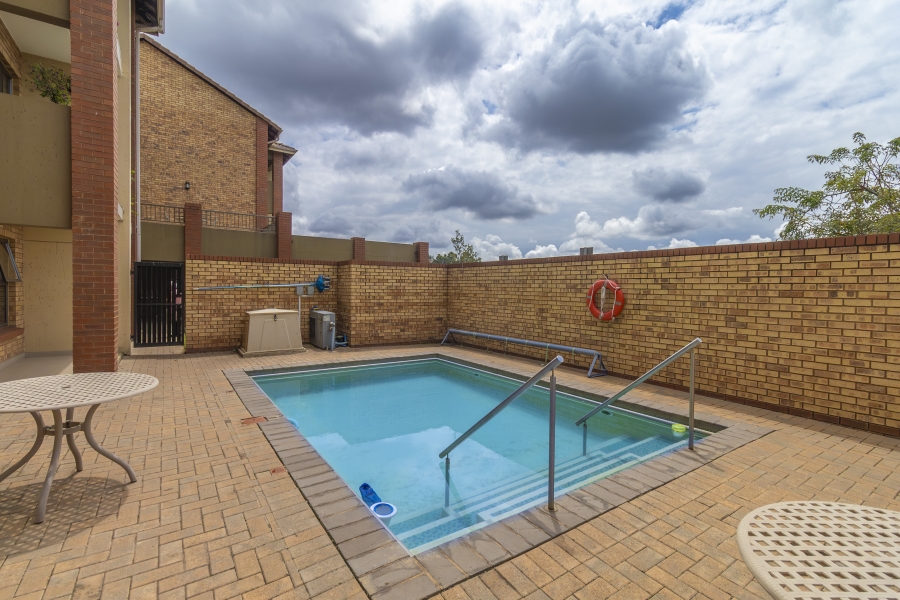 2 Bedroom Property for Sale in Olivedale Gauteng