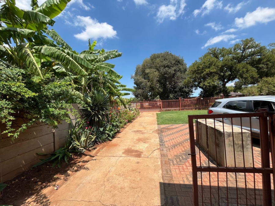 3 Bedroom Property for Sale in Vanderbijlpark Cw 6 Gauteng