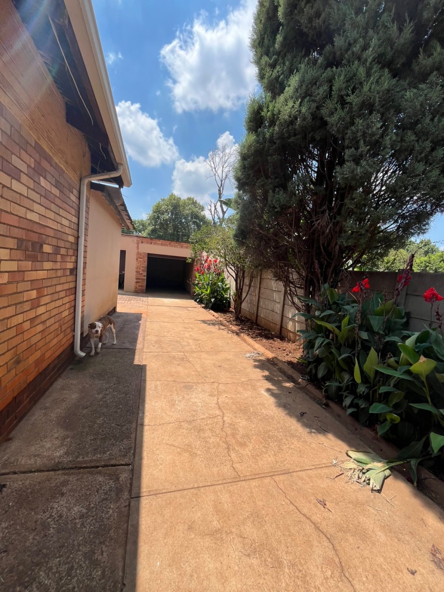 3 Bedroom Property for Sale in Vanderbijlpark Cw 6 Gauteng