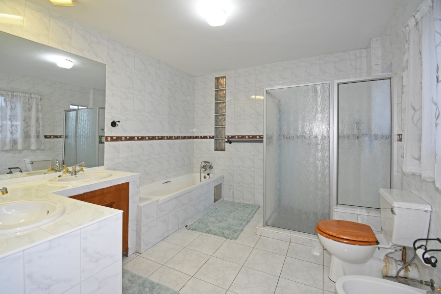 5 Bedroom Property for Sale in Bryanston Gauteng