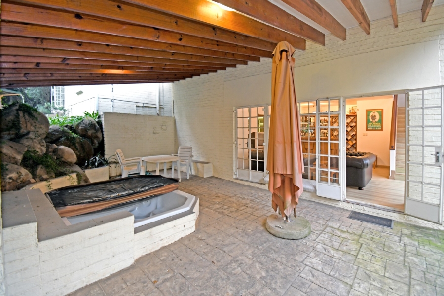 5 Bedroom Property for Sale in Bryanston Gauteng