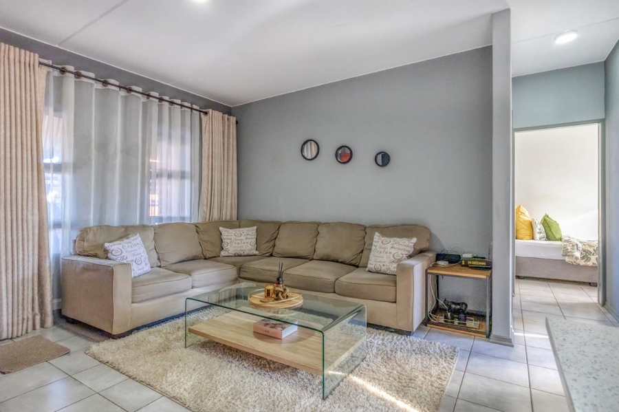 2 Bedroom Property for Sale in Witpoortjie Gauteng