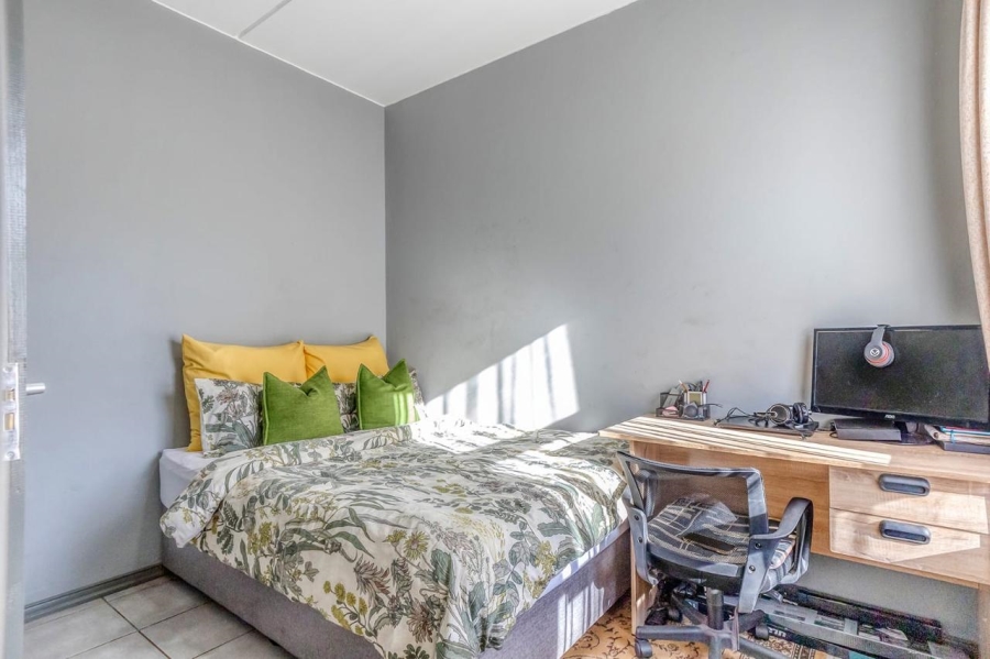 2 Bedroom Property for Sale in Witpoortjie Gauteng