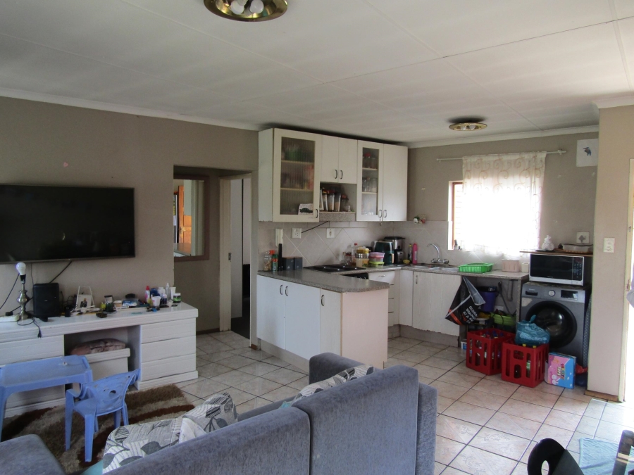 2 Bedroom Property for Sale in Mondeor Gauteng