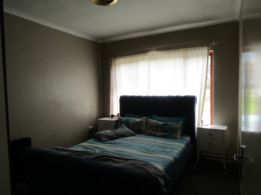 2 Bedroom Property for Sale in Mondeor Gauteng