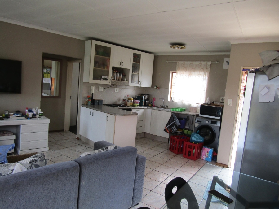 2 Bedroom Property for Sale in Mondeor Gauteng