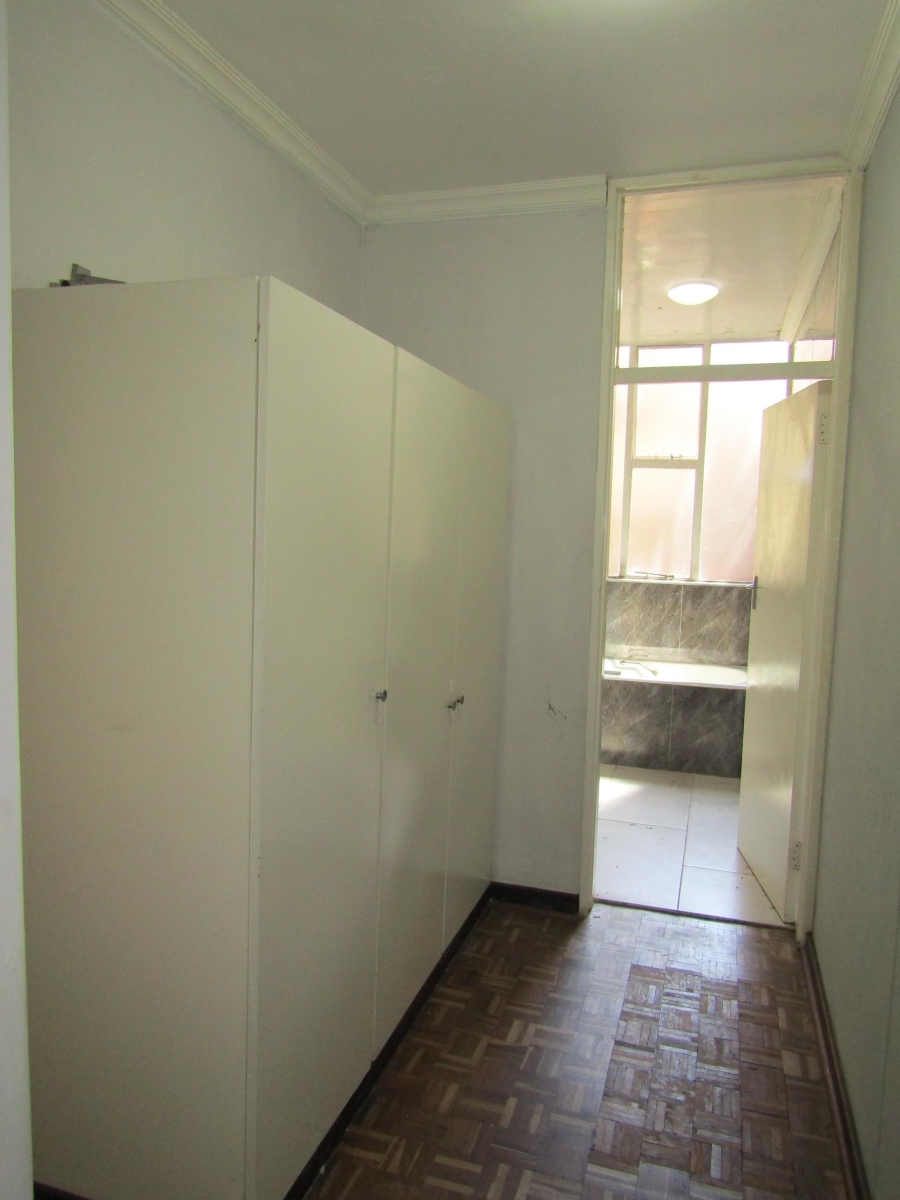 1 Bedroom Property for Sale in Parktown Gauteng