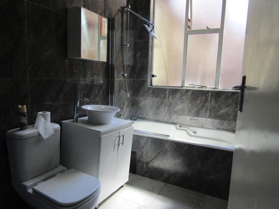 1 Bedroom Property for Sale in Parktown Gauteng