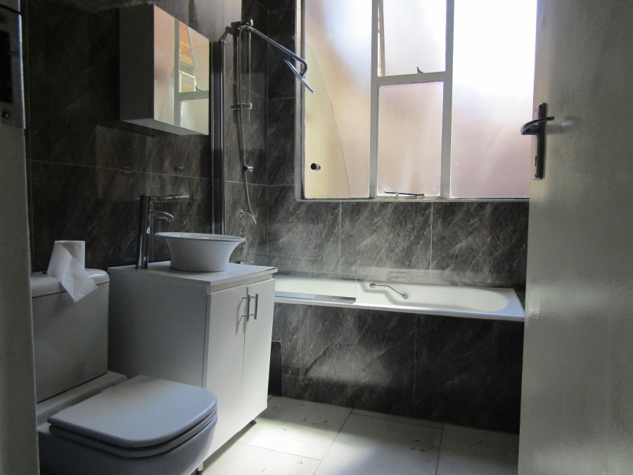 1 Bedroom Property for Sale in Parktown Gauteng