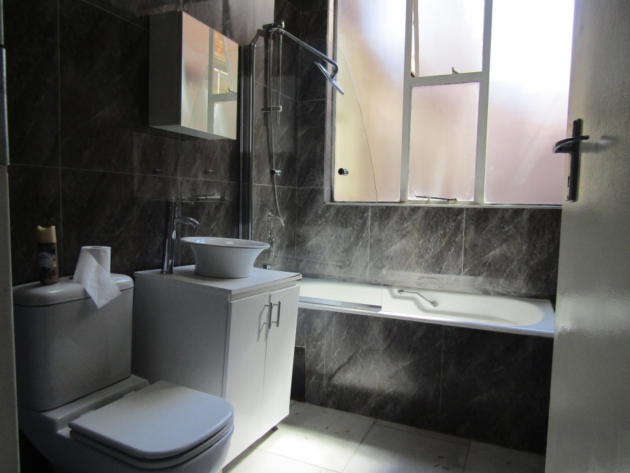 1 Bedroom Property for Sale in Parktown Gauteng