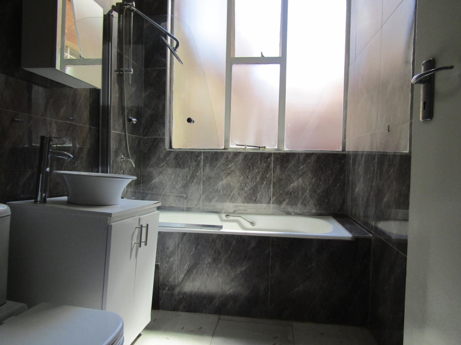 1 Bedroom Property for Sale in Parktown Gauteng