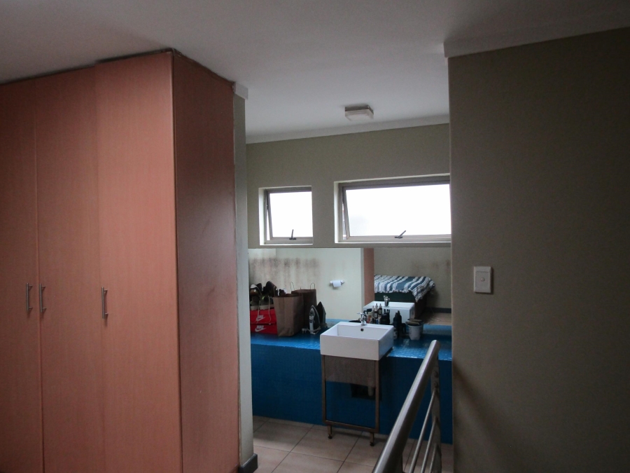 2 Bedroom Property for Sale in Auckland Park Gauteng