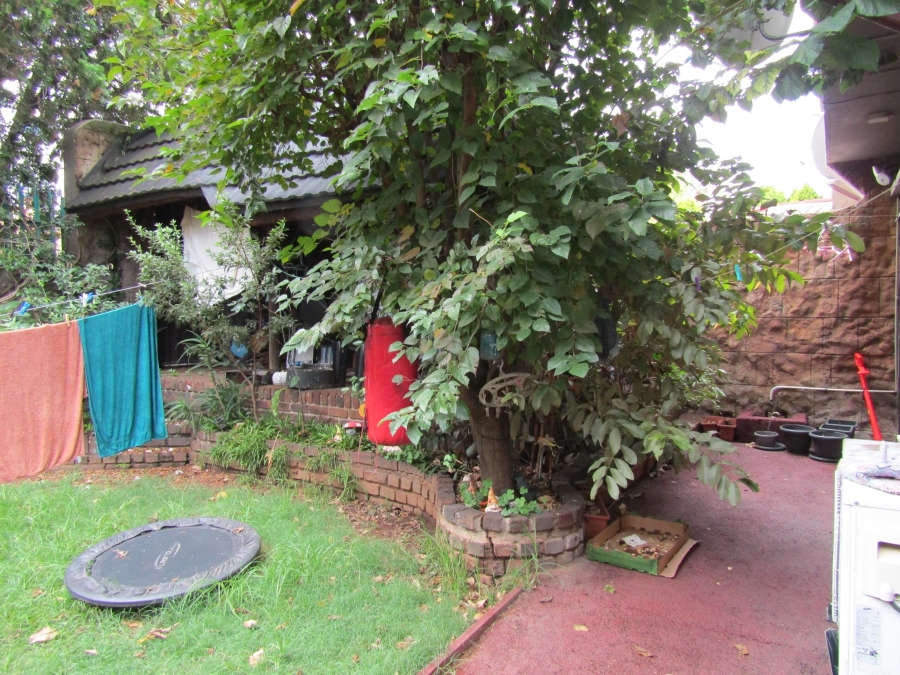 3 Bedroom Property for Sale in Mondeor Gauteng