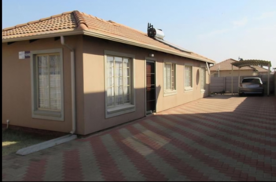 4 Bedroom Property for Sale in Sky City Gauteng