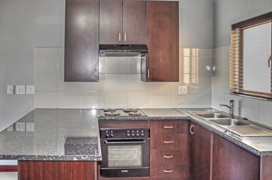 2 Bedroom Property for Sale in Erand Gardens Gauteng