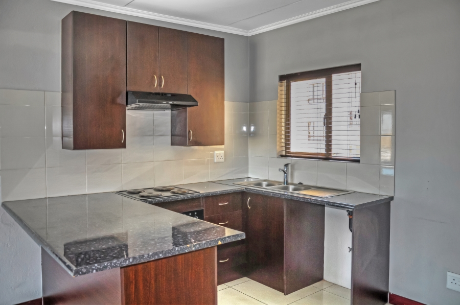 2 Bedroom Property for Sale in Erand Gardens Gauteng
