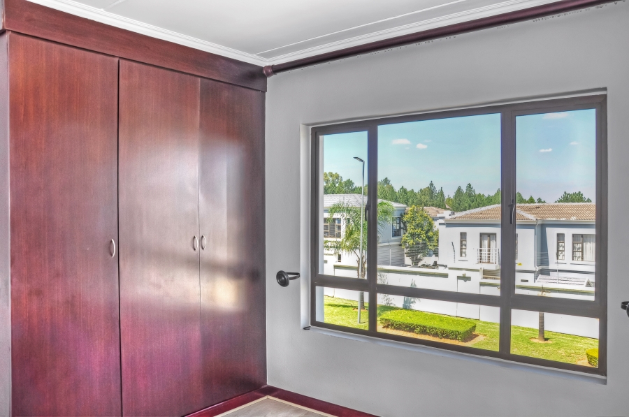 2 Bedroom Property for Sale in Erand Gardens Gauteng