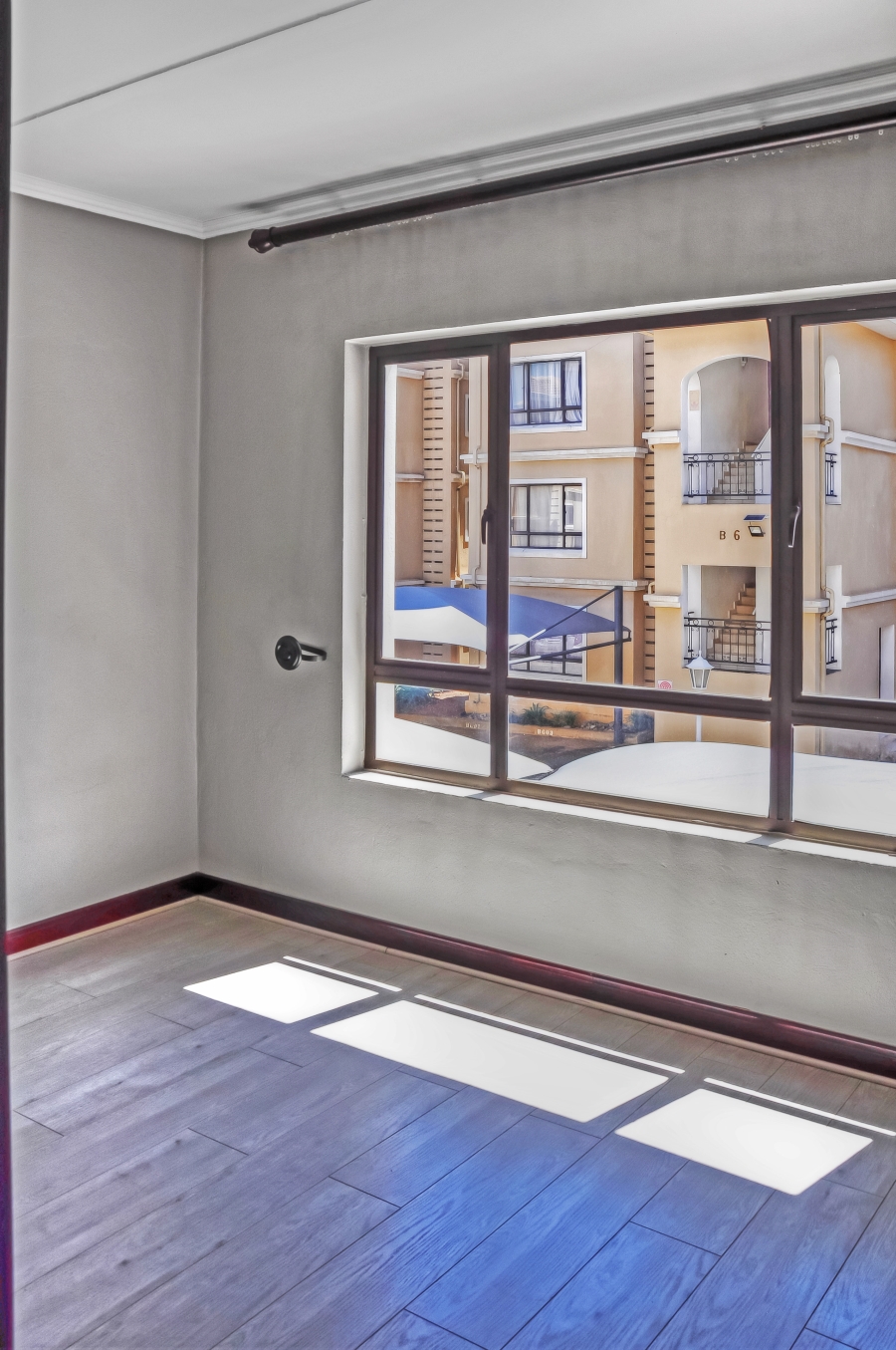 2 Bedroom Property for Sale in Erand Gardens Gauteng