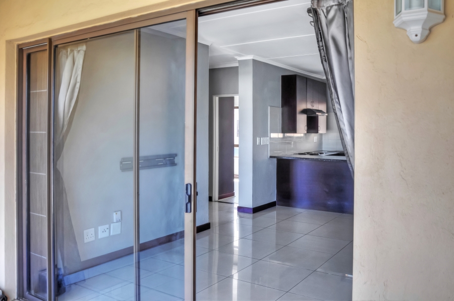 2 Bedroom Property for Sale in Erand Gardens Gauteng