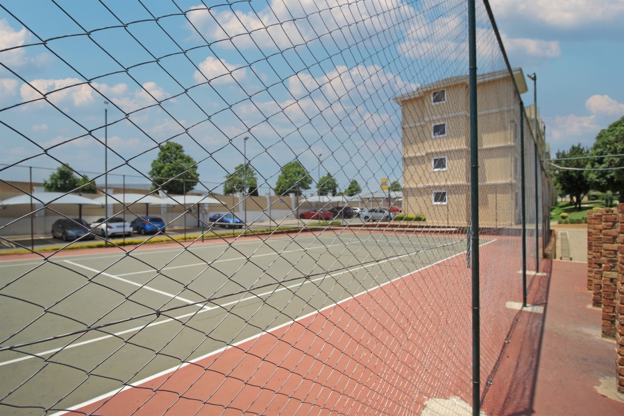 2 Bedroom Property for Sale in Erand Gardens Gauteng